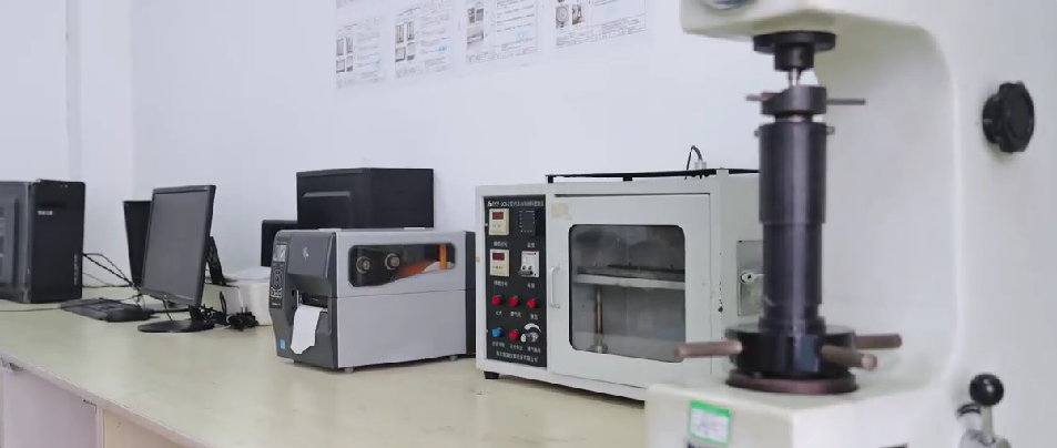 Atnaujinimas naujai kelionei, kokybė ateičiai – visapusiškas BEWELL atnaujinimas užtikrina vaikų kelionių saugumą pasitelkdamas trigubas gamyklos, talentų ir technologijų naujoves